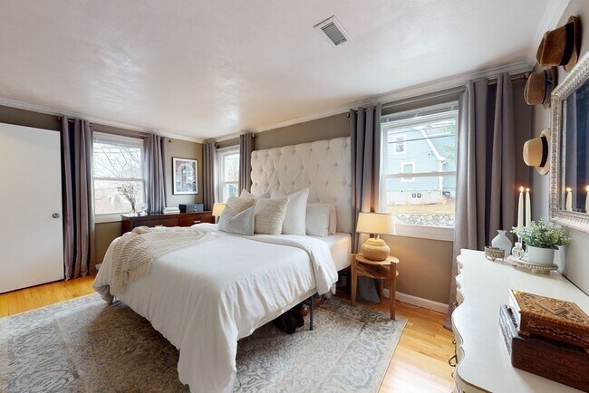 Building Photo - 37 Marivista Ave