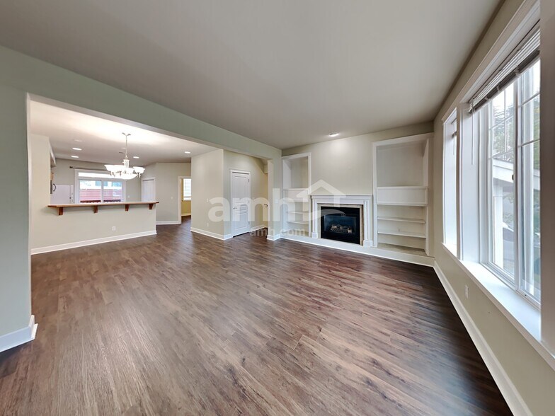 Building Photo - 129 Wild Rose St