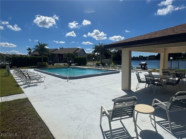 Building Photo - 13115 Feather Sound Dr