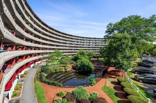 Building Photo - 200 Swanton St