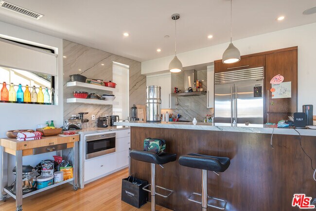 Building Photo - 581 Agate St