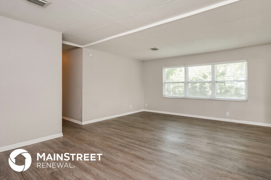 Building Photo - 2409 Straker Ct
