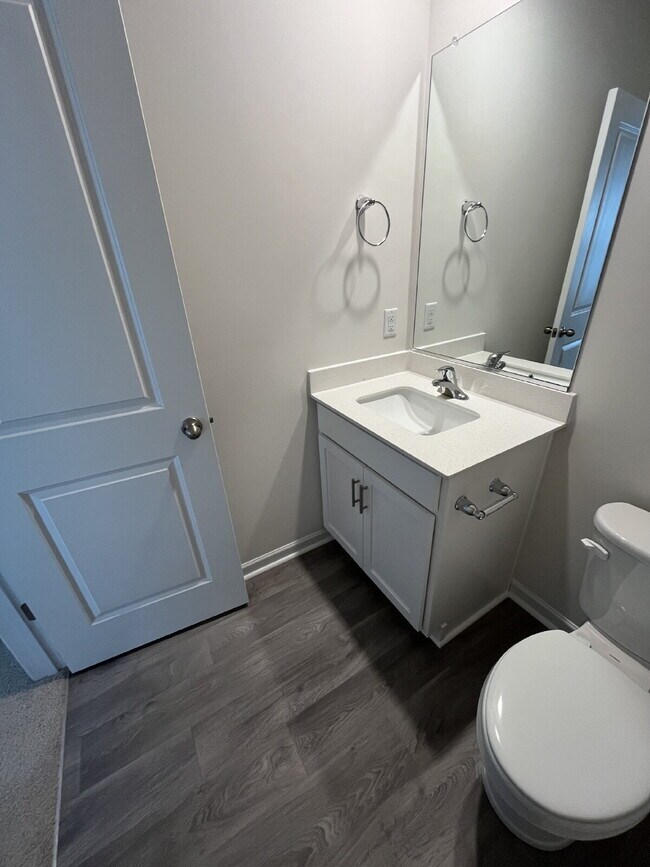 Building Photo - 228 Canopy Dr