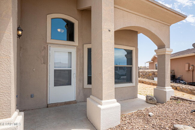 Building Photo - 3274 Maple Point Dr