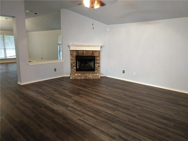 Building Photo - 1007 Russwood Cove