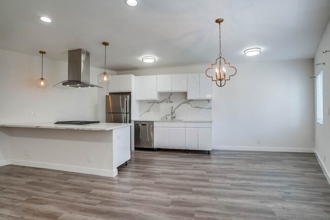 Interior Photo - 715 Marlborough Ave