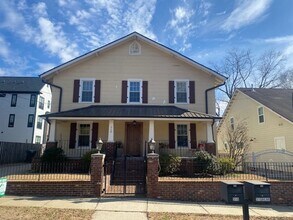 Building Photo - 3 Bedroom 2.5 Bath Townhome in Downtown Greenville and Near the Hampton Pinckney Historic District