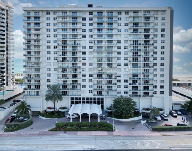 Building Photo - 5701 Collins Ave