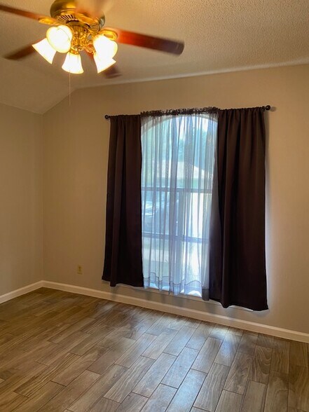 Building Photo - 1309 Monte Vista Dr