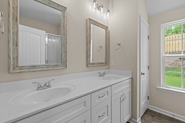 Building Photo - 3009 Brems Dr