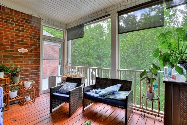 Building Photo - 5 bedroom/3.5 bathroom home in Evans with ...