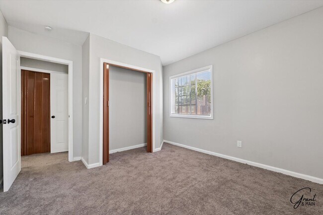 Building Photo - $1350 3 bedroom