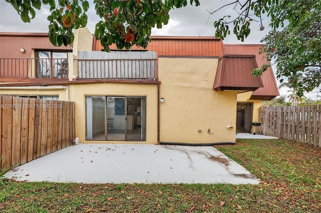 Building Photo - 3516 Gardens E Dr