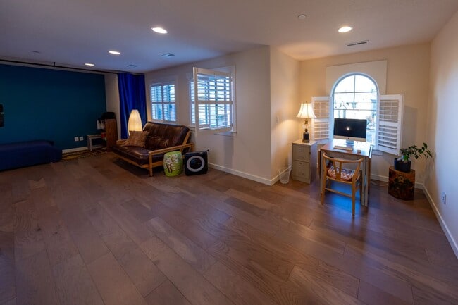 Building Photo - Beautiful Gated 3-Bedroom Home in Camas – Loft/family room, Bonus room, and Outdoor Living!