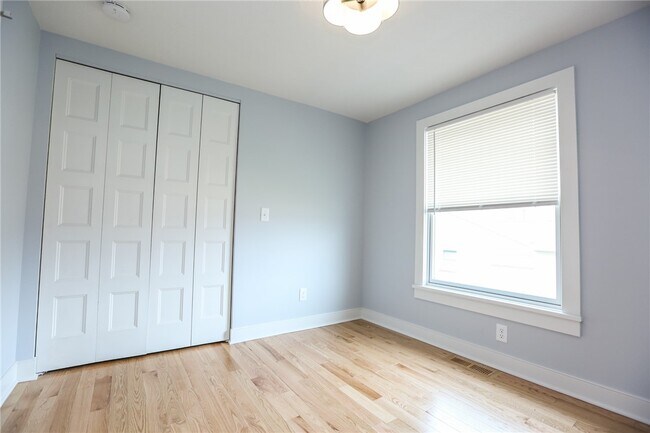 Building Photo - 1370 Bay Shore Blvd