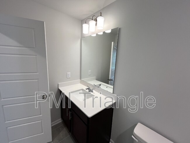 Building Photo - 272 Shingle Oak Rd