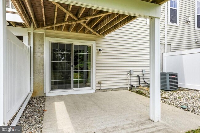 Building Photo - 53 Overlook Dr