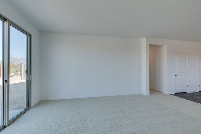 Building Photo - GORGEOUS SINGLE STORY WITH MANY UPGRADES*3 BEDROOMS*DEN!