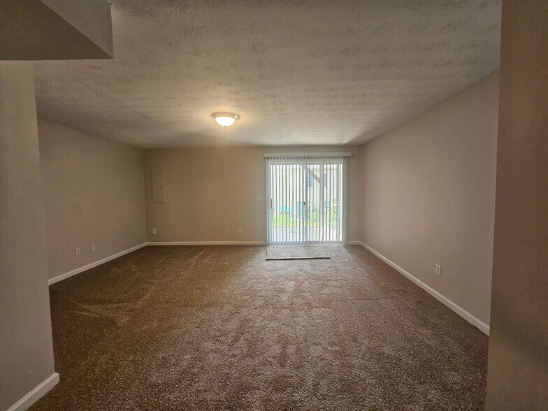 Building Photo - 2329 Avalon Wds Dr