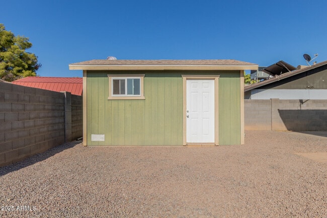 Building Photo - 230 E Strahan Dr
