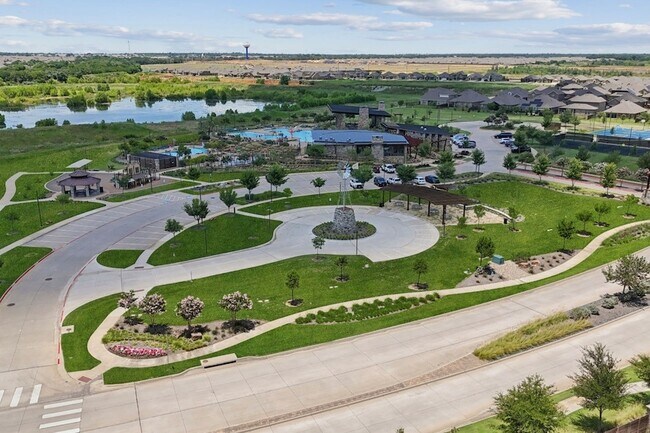 Building Photo - 2913 Cerro Ranch Rd