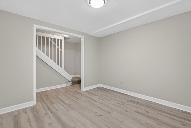 Building Photo - 115 Colonial Pkwy