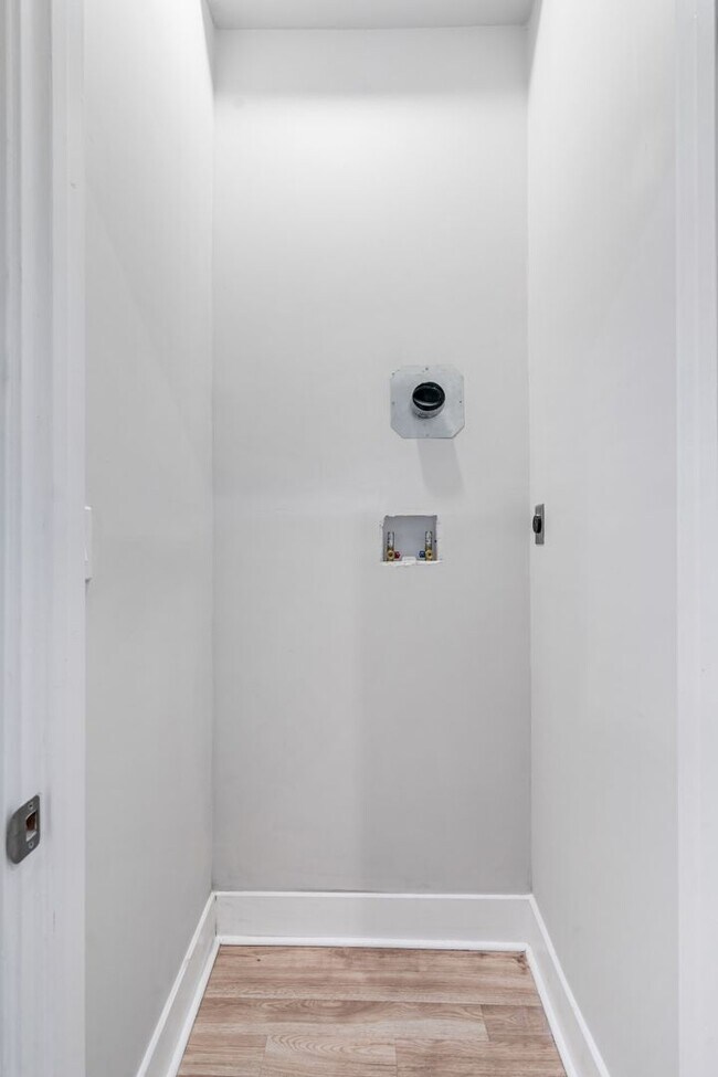 Building Photo - Beautifully Renovated 3 Bed/3.5 Bath Home in the Heart of Lawrenceville -  Available July!