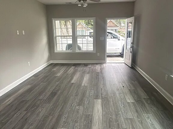 Building Photo - 2601 Sand Dunes Dr