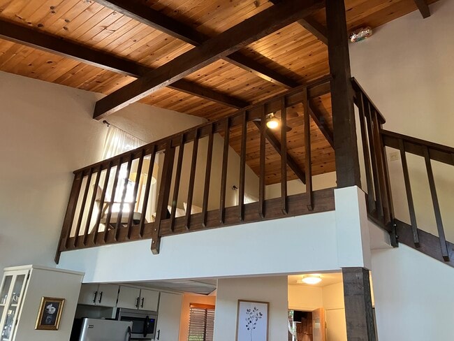 Building Photo - 1032 Leff St