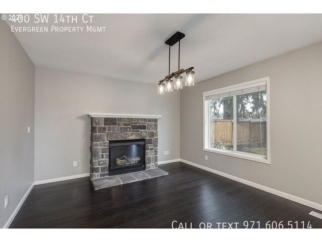 Building Photo - 400 SW 14th Ct