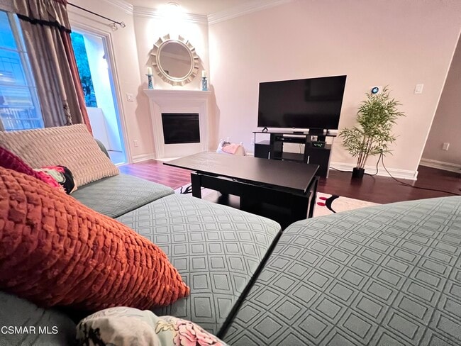 Building Photo - 14242 Burbank Blvd