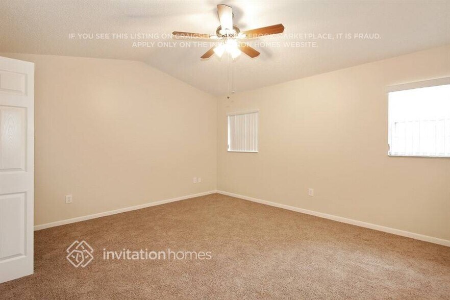 Building Photo - 13857 SW 103rd Ln