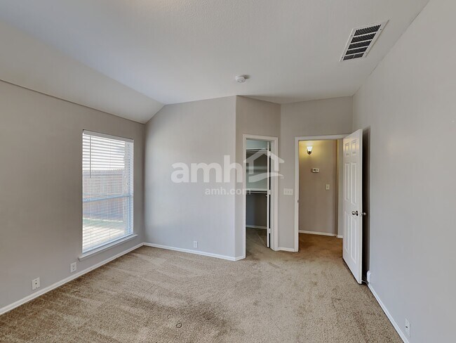 Building Photo - 646 Spanish Oak Ct