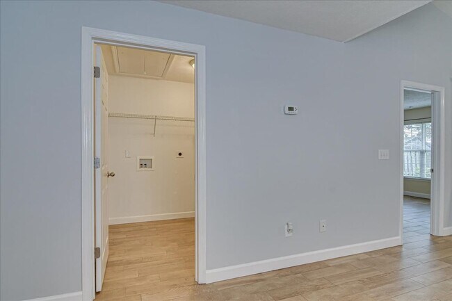 Building Photo - 969 Cammaron Way