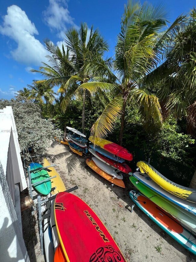 Building Photo - 1111 Crandon Blvd