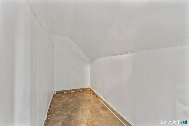 Building Photo - 77 Wall St