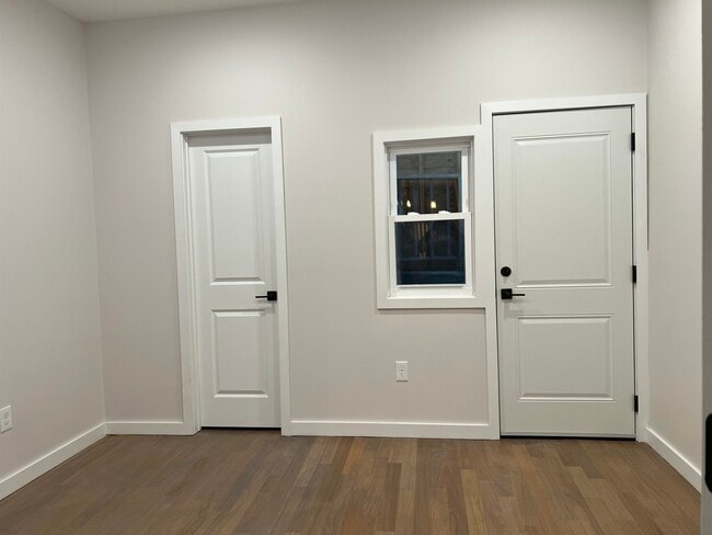 Building Photo - 107 Magazine St