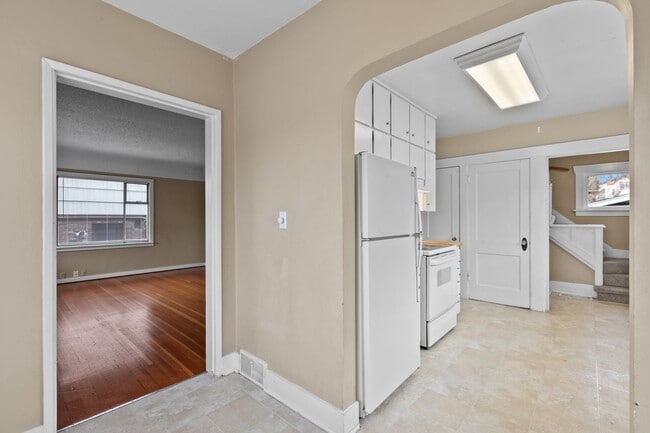 Building Photo - 3bd/1.75ba Seattle Home