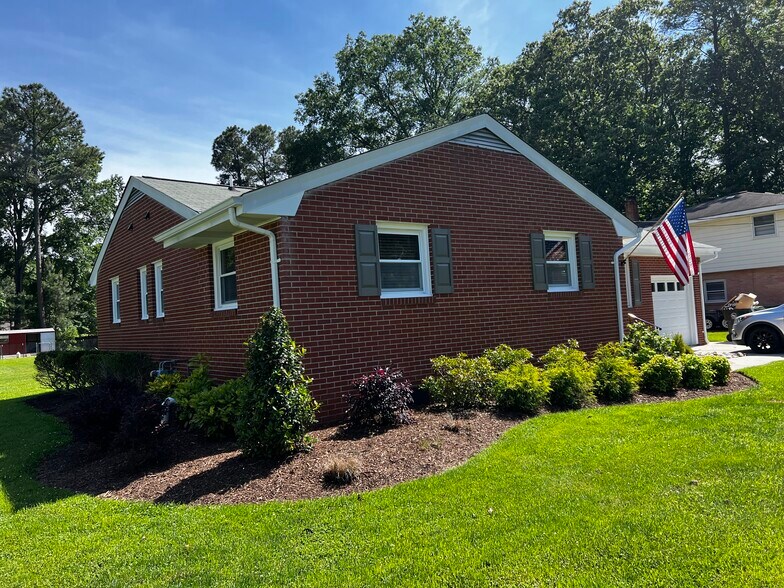 Building Photo - 101 Mary Ann Dr