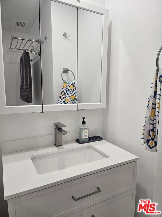 Building Photo - 2160 Century Pk E