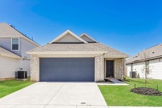 Building Photo - 513 Sussex Dr