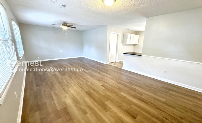 Building Photo - 14005 Glenview Dr SW