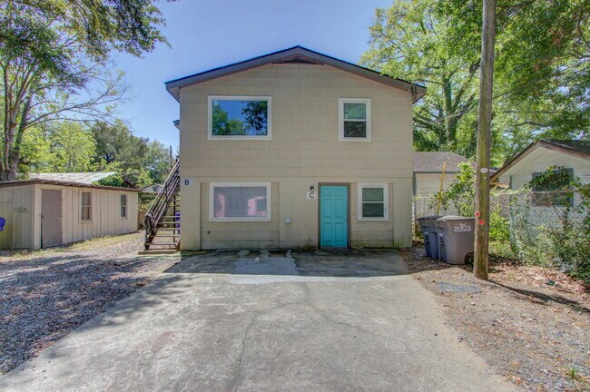 Building Photo - 1833 Orangeburg St