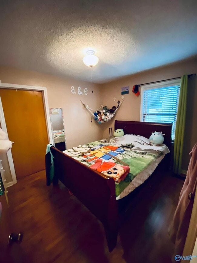 Building Photo - 1204 19th Ave SE