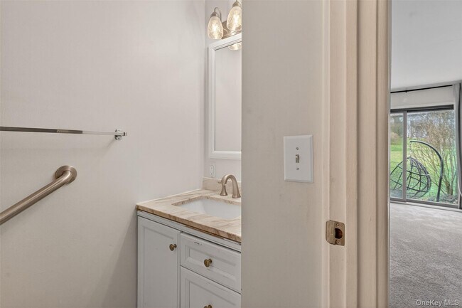 Building Photo - 8 Knightsbridge