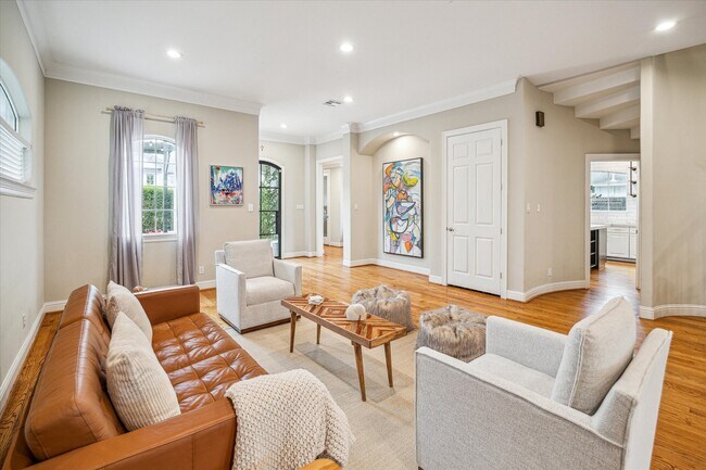 Building Photo - 1502 Whispering Pines Dr