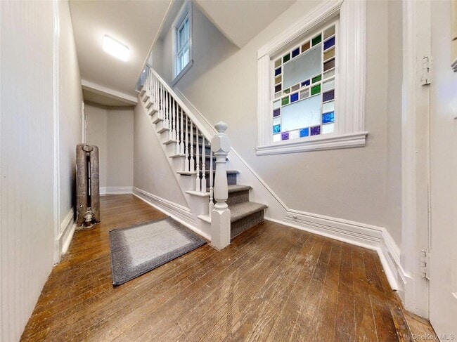 Building Photo - 453 Montauk Hwy