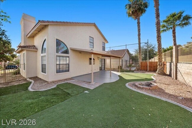 Building Photo - Beautifully 3 bedroom updated home located in the guard-gated Los Prados Golf Community!