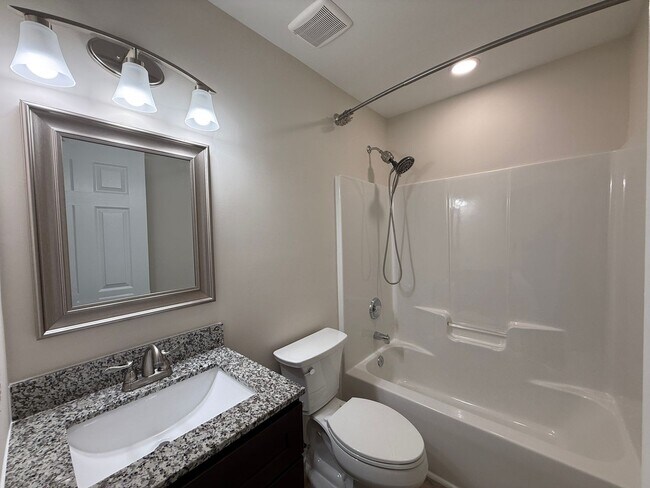 Building Photo - 3404 Laurenhurst Ln