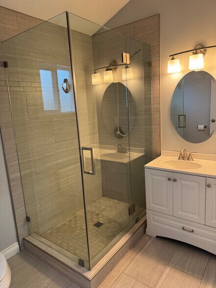 Building Photo - 16357 Vintage St